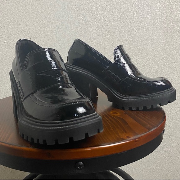 Women's Hudson Loafer Heels SIZE 8 - Picture 3 of 11